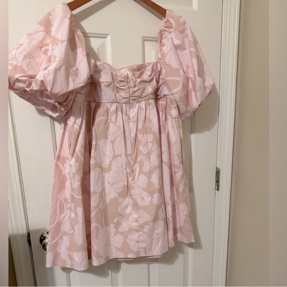 Puff-sleeve mini dress in windswept floral - Picture 6 of 6